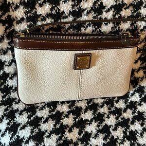 Dooney & Bourke wristlet